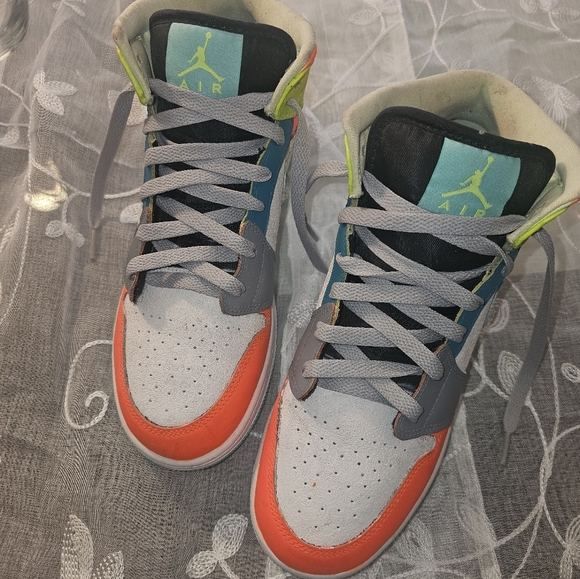 Custom Nike Air Jordan 1 mid size 7Y - Picture 7 of 14